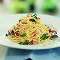 stir-fried-chilli-and-basil-squid-with-spaghetti