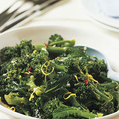 steamed-broccoli-with-lemon-and-garlic