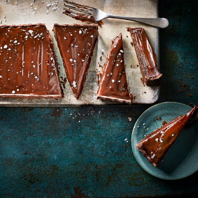 salted-caramel-chocolate-tart