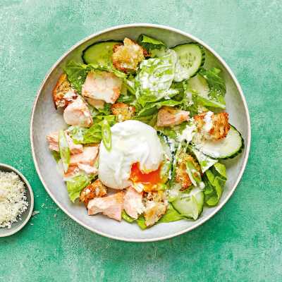 salmon-caesar-salad-with-poached-eggs