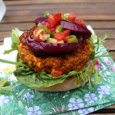 spicy-vegan-bean-burgers-with-charred-red-onions