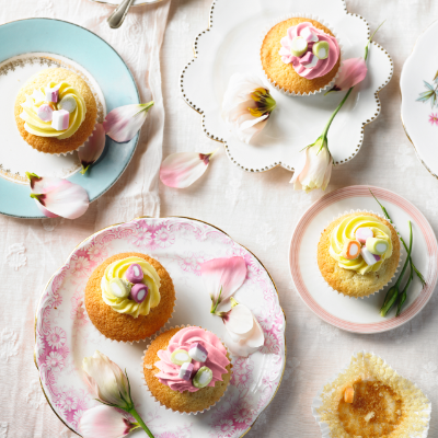 sweetie-topped-vanilla-cupcakes
