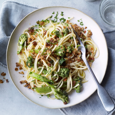 ravinder-bhogals-spaghetti-with-purple-sprouting-broccoli-sultanas-and-oat-pangrattato