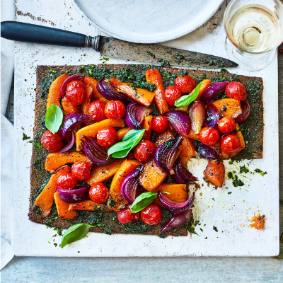 squash-tomato-and-red-onion-galette