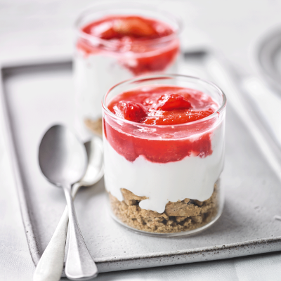 strawberry-rhubarb-cheesecake-desserts