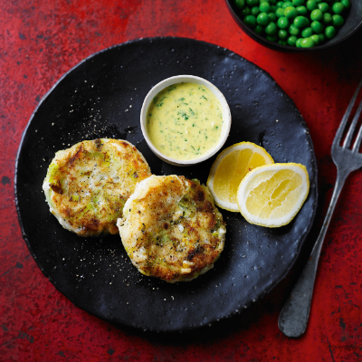 smoked-haddock-leek-fishcakes-with-curry-spiced-butter-sauce