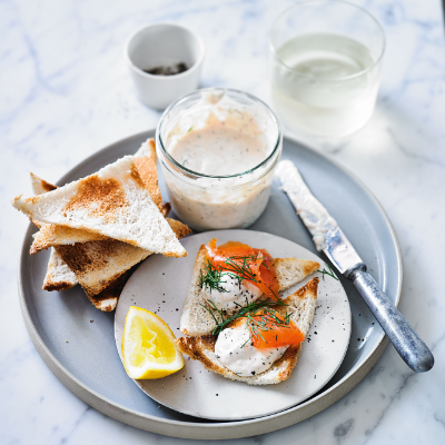 smoked-trout-pt-with-melba-toast