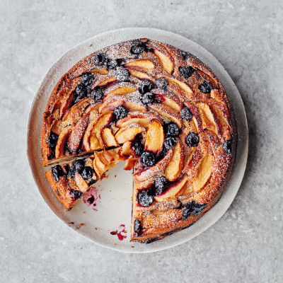 spiced-apple-blueberry-muffin-cake