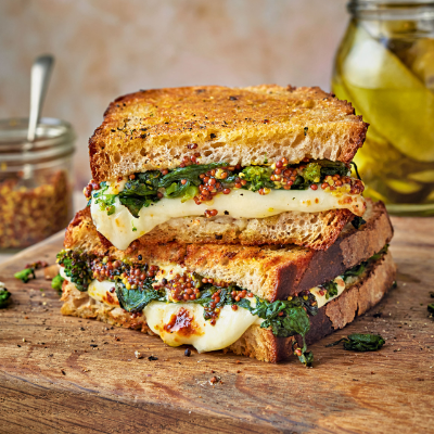 spicy-greens-cheeses-toastie