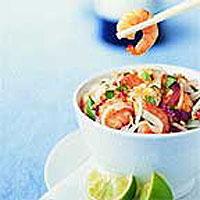 thai-stir-fry-prawns-with-rice-noodles