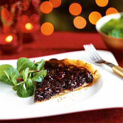 tarte-tatin-with-red-onions-and-thyme