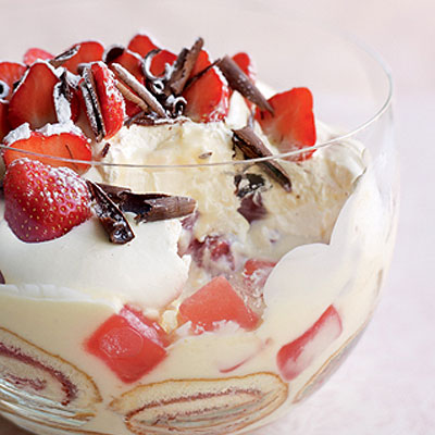 turkish-delight-and-berry-trifle