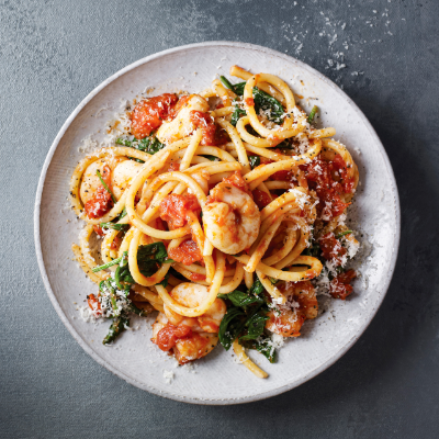 tomato-spinach-bucatini-with-prawns