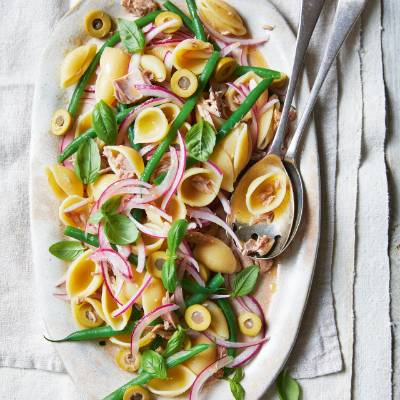 tuna-pasta-with-green-beans-lemon-olives