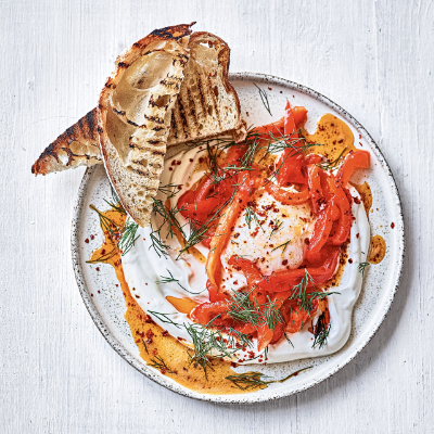 turkish-style-eggs-with-roasted-peppers