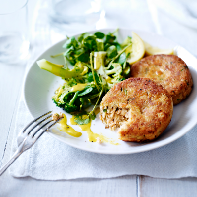 trout-fishcakes-with-broccoli-salad