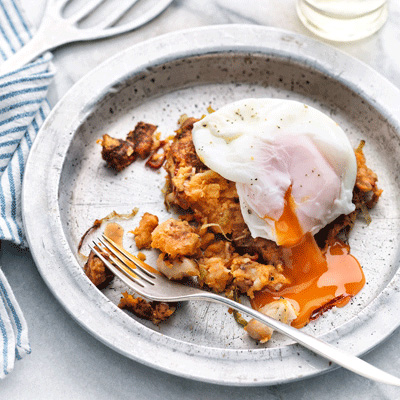 vegetable-hash-with-chorizo-and-poached-eggs