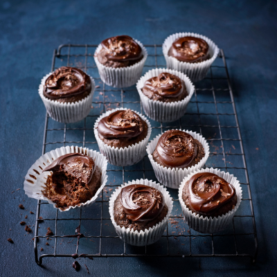 vegan-chocolatey-cupcakes