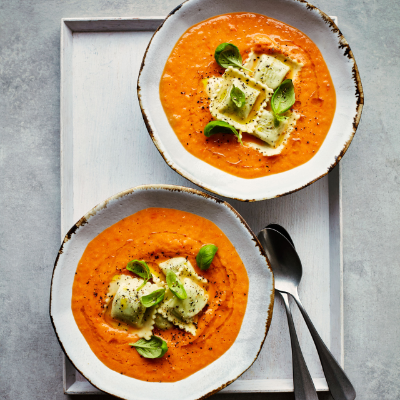 vegan-tomato-soup-with-spinach-ravioli