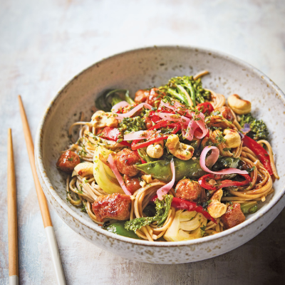 yakisoba-noodles-with-greens-cashews